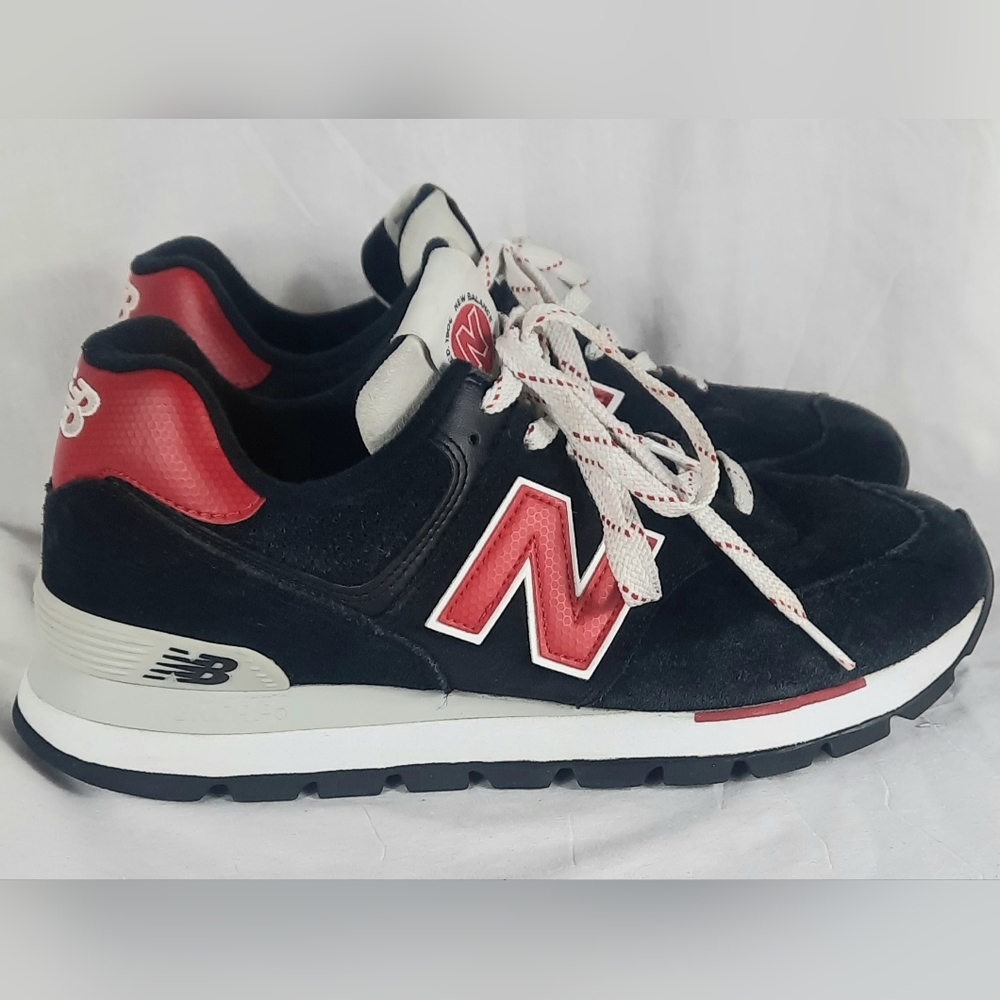 New Balance 574 Rugged Mens Shoes Size 9.5 Black Suede Sneakers ML574DSG